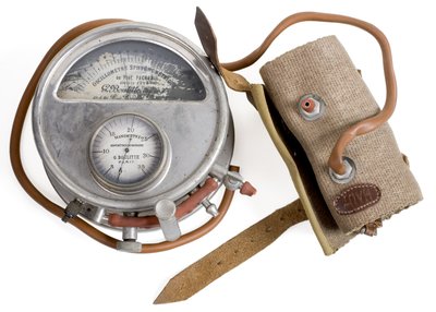 Sphygmomanometer, Paris, ca. 1909-29 von French School
