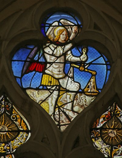 St. Michael wiegt Seelen und trampelt auf einem Teufel von French School