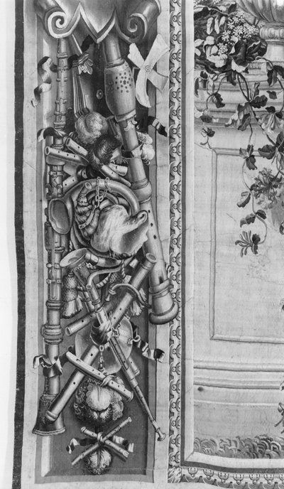 Die Jahreszeiten, Bordüre, Musikinstrumente, ca. 1670, Gobelins-Manufaktur (Detail) von French School