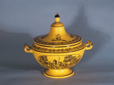 Terrine mit schwarzem Druckdesign, ca. 1820 von French School