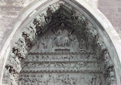 Tympanon vom linken Portal des Nordquerhauses, das das Jüngste Gericht darstellt, 1225-40 von French School