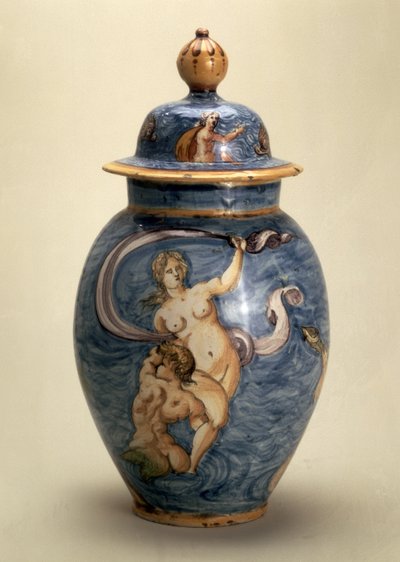 Vase, dekoriert mit Meeresgöttern, Nevers, frühes 17. Jahrhundert (Majolika mit polychromer Malerei) von French School