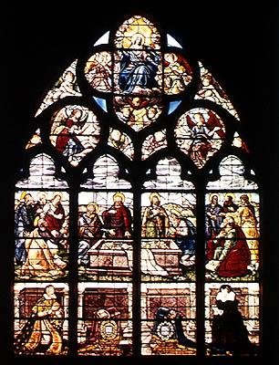 Fenster, das die Himmelfahrt der Jungfrau und die Stifter, den Marschall von Montigny und seine Frau Gabrielle de Crevent, darstellt, aus der Taufkapelle, 1619 von French School