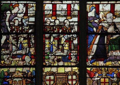 Fenster w13 zeigt Anne de Montmorency mit seinem Schutzpatron St. Anna (lehrt der Jungfrau das Lesen) und 5 seiner Söhne von French School