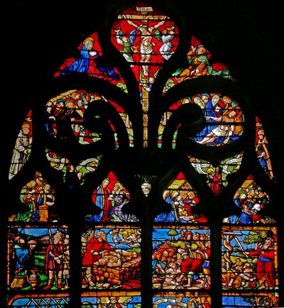 Fenster w1, Darstellung der Kreuzigung mit Maria und Johannes, der Via Crucis, der Kreuzabnahme von French School