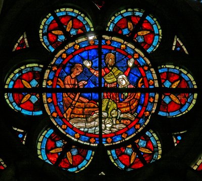 Fenster w205, eine Szene aus einer Legende des heiligen Nikolaus darstellend: das Wunder des Jungen und des Kelchs von French School