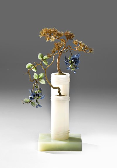 Kiefer von einer Glyzinie umarmt, 1908-1914 von Fyodor Alexeievich Afanasyev