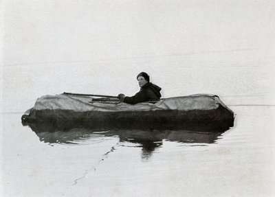 Campbell auf einem Kajak, 1911, 1913 von G. Murray Levick