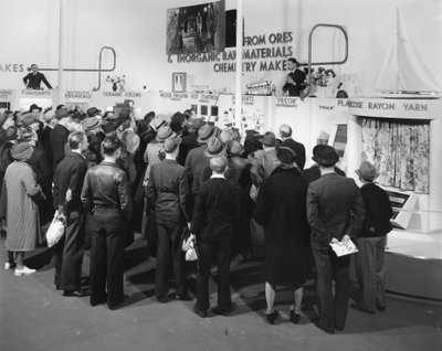 Produktvorführungen, New Yorker Weltausstellung, 1939 von Gabriel Moulin