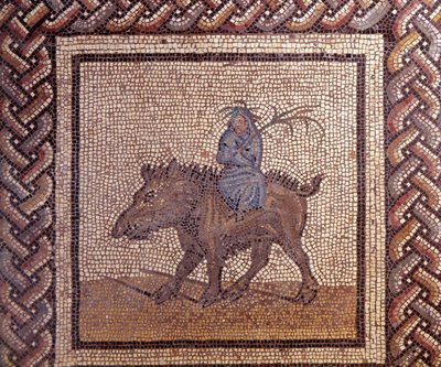 Gallorömische Kunst: Mosaikpflaster, das einen rustikalen Kalender darstellt. Allegorie des Winters reitet auf einem Eber. Ende 2., Anfang 3. Jahrhundert n. Chr. Aus Saint-Romain-en-Gal (Rhône). Saint-Germain-en-Laye, Nationalmuseum für Archäologie von Gallo Roman