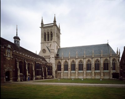 Gotische Kunst: Ansicht des Saint John College, gegründet 1511 von der Gräfin von Richmond von George Gilbert Scott