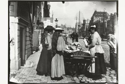 Straßenverkauf von einem Handkarren auf dem Rokin in Amsterdam von George Hendrik Breitner