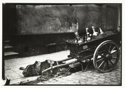 Zughund vor einem Wagen mit Fässern von George Hendrik Breitner