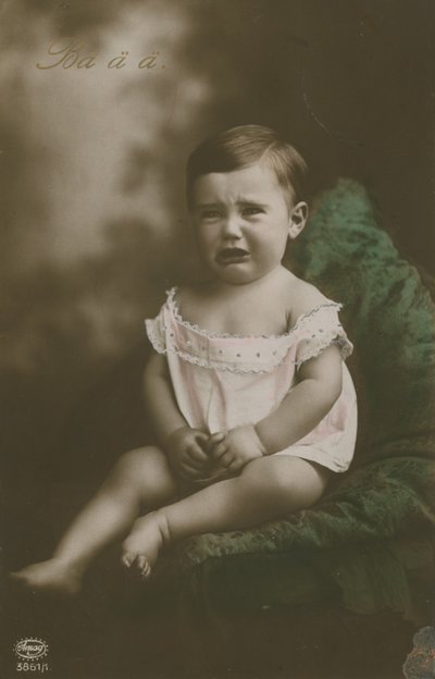 Postkarte eines weinenden Jungen, gesendet 1913 von German Photographer