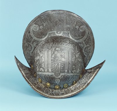 Ein Kamm-Morion, graviert mit Cherubimköpfen, Sphinxen und geflügelten Pferden, in der Mitte ein pseudo-klassischer Krieger in zeitgenössischer Rüstung mit Schwert und Schild von German School