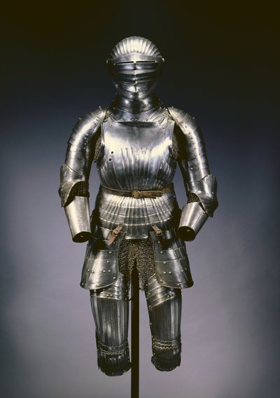 Geschlossener Helm und Teilrüstung im Maximilianstil, Nürnberg, ca. 1525 von German School