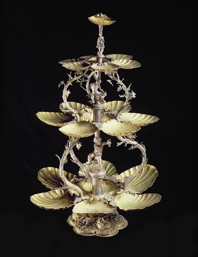 Geprägtes Tischmittelstück mit muschelförmigen Schalen von D.T. Moye, Hamburg, 1633-44 (vergoldetes Silber) von German School
