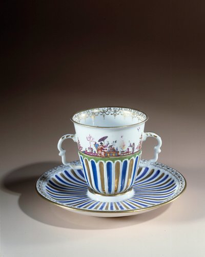 Deutsche Kunst: Tasse mit Trembleuse aus Meißener Porzellan (1730) von German School