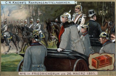 Die Militärtruppen der preußischen Armee marschieren vor Kanzler Otto von Bismarck (1815-1898) am 26. März 1895 in Friedrichsruh, Deutschland. Chromolithographie, späte 19. Jahrhundert. von German School
