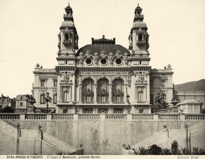 Ansicht der Fassade des Montecarlo Theaters, entworfen von Charles Garnier. Monaco von Giacomo Brogi