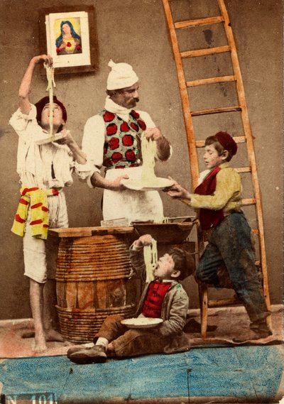Kinder essen Spaghetti mit den Händen, Neapel, ca. 1865 von Giorgio Conrad
