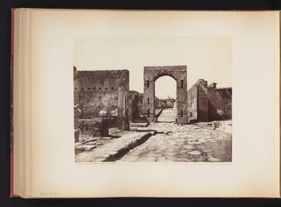 Ansicht der Strada Mercurio in Pompeji, Italien von Giorgio Sommer (attributed to)