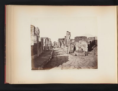 Ansicht der Strada di Salustio in Pompeji, Italien von Giorgio Sommer (attributed to)