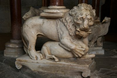 Löwe, auf der Kanzel in der Kirche Sant