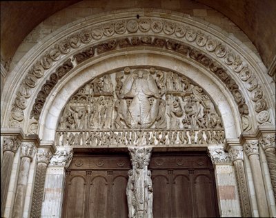 Romanische Kunst: Tympanon, das das Jüngste Gericht darstellt. Skulptur von Meister Gislebertus (ca. 1130-1140) von Gislebertus