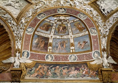 Camera delle Aquile, Detail der Decke mit einem Fries einer Schlacht zwischen Tritonen und Kentauren, einer Lünette darüber mit mythologischen Szenen und einem Rahmen aus Stuckdekoration, 1528 (Fresko und Stuck) von Giulio Romano
