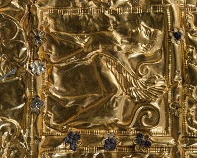 Detail einer Folie mit geprägter Dekoration aus Delphi (Gold) von Greek