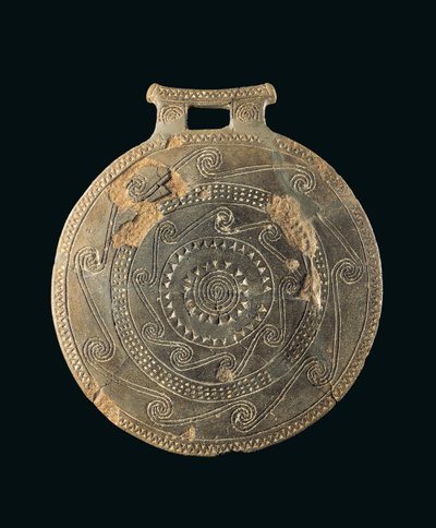 Bratpfannengefäß mit laufenden Spiralen und Dreiecken, aus Euböa, Früh-Kykladische I-II Periode, Kampos Phase (2800-2700 v. Chr.) von Greek