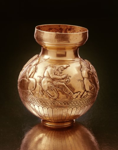 Flasche mit Ringbasis, die Skythen bei verschiedenen Aktivitäten darstellt von Greek School