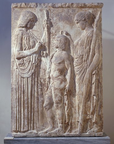 Marmor-Relief, das die Triade der eleusinischen Mysterien mit Persephone, Demeter und Triptolemus darstellt, aus Eleusis von Greek School