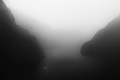 Neblige Fjordgelassenheit von Gustav Davidsson