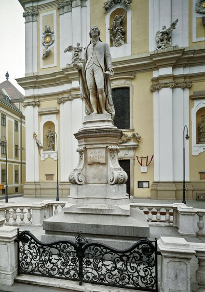 Denkmal zu Ehren des österreichischen Komponisten Franz Joseph Haydn (1732-1809) in Wien, Österreich von Heinrich Natter