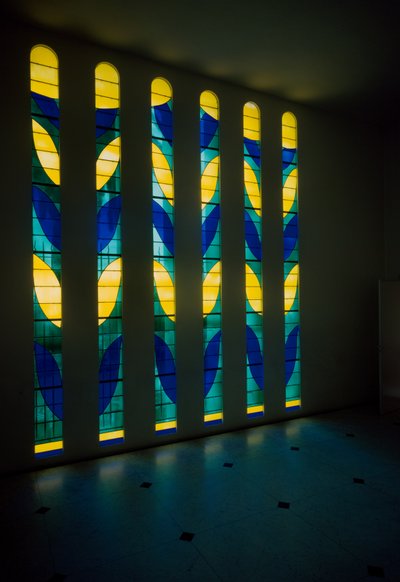 Buntglasfenster aus der Rosaire-Kapelle, auch bekannt als Matisse-Kapelle von Henri Matisse