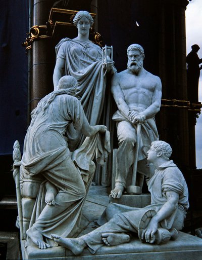 Manufakturen, Skulpturengruppe vom Albert Memorial, fertiggestellt 1876 von Henry Weekes