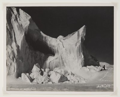 Ein Eisberg im Hochsommer von Herbert Ponting