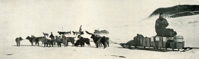Meares und Demetri mit ihren Hundeteams verlassen Hut Point, um 1911 von Herbert Ponting