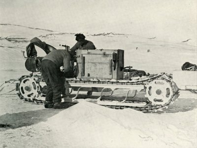 Einer der Motorschlitten, 1911, 1913 von Herbert Ponting
