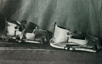 Skischuhe für den Gebrauch mit Finnesko, ca. 1910-1913 von Herbert Ponting