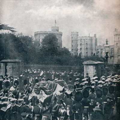 Der Leichenwagen von König Edward VII. wird in die Anlagen von Windsor Castle gezogen, 1910 1911 von Horace Walter Nicholls