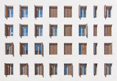 Geometrische Fensterfassade von Igor Bakotic