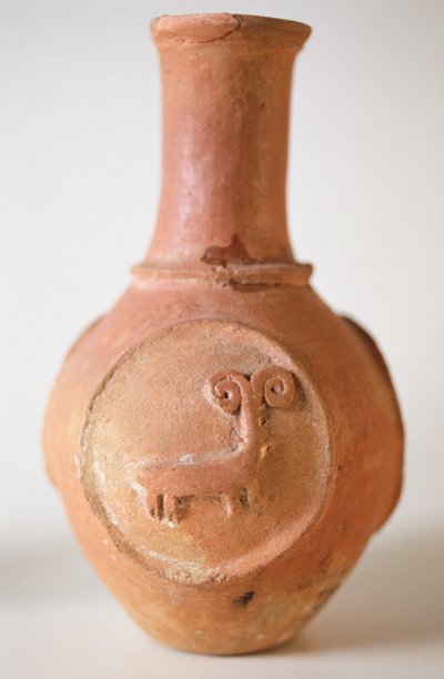 Topf mit Relief eines Widders, aus Siyah-kuh, Iran, 700 n. Chr. von Iranian School