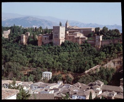 Ansicht der Festung und des Palastes der Alhambra von Islamic School