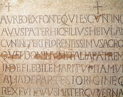 Archäologie des Mittelalters. Barbarische Kunst der Lombardei: Grabstein des Langobardenkönigs Cunipert, bekannt als der Fromme (Cuniperto, 678-700). Langobardische Kunst. Pavia, Städtisches Museum, Archäologische Abteilung von Italian School