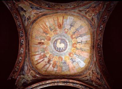 Mystisches Lamm, umgeben von Heiligen und Engeln - Fresko von Italian School