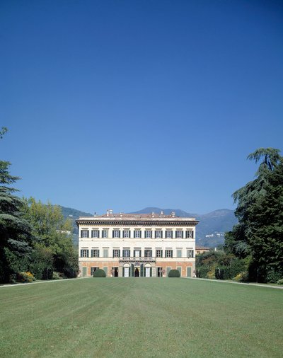 Ansicht der Fassade der Villa reale di Marlia (oder Palazzo Orsetti) von Italian School