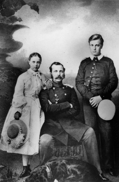 Zar Alexander II. von Russland mit seiner Tochter Maria und seinem Sohn Alexei, 1863 von Ivan Fyodorovich Alexandrovsky